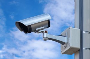 2350644 s 300x199 - 防犯カメラの設置業者はどこに依頼する？機種を選ぶ13のポイントも紹介