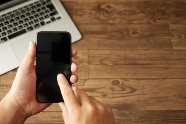 25208201 s 1 - デジタルサイネージのスマホ連携で何ができる？３つの活用例を紹介