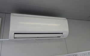 業務用エアコンの種類について紹介!形(タイプ)別の特徴も解説 720835 s e1606889265910 300x186 - 業務用エアコンの種類について紹介!形(タイプ)別の特徴も解説