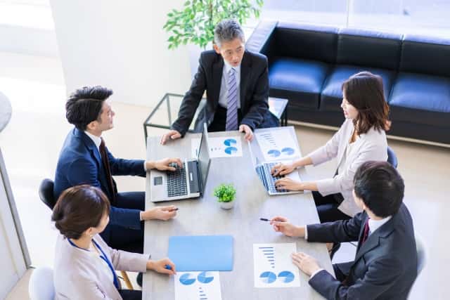 22902551 s 1 - 会議室のレイアウトの種類とは？決める際のポイントも解説