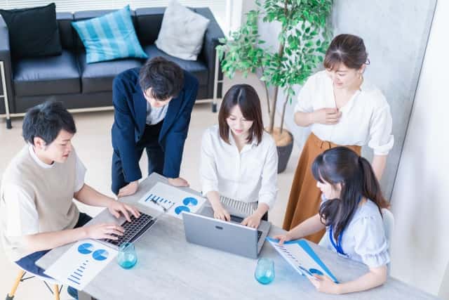 27143543 s - 会議室のレイアウトの種類とは？決める際のポイントも解説