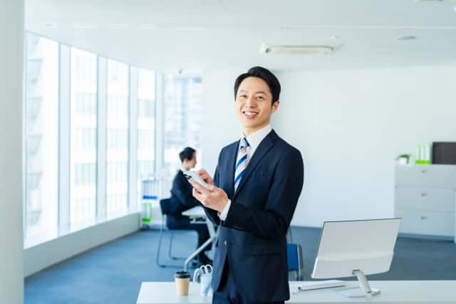 30022059 s - オフィスに施工できる天井は4種類！それぞれの特徴や選び方とは？